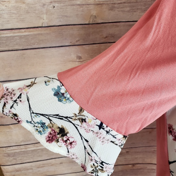 Last One! Floral/Bird Print Top - Picture 3 of 4